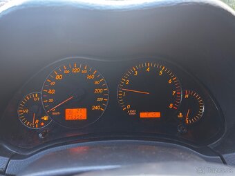 Toyota Avensis - 8
