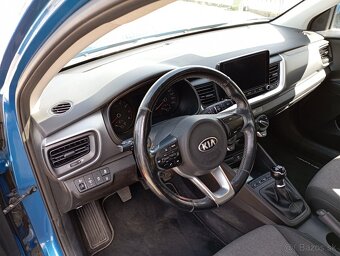 Kia Stonic 1,2i  62kW, M6 r.2021 - 8