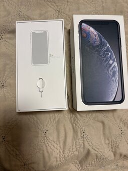 iPhone XR - 8