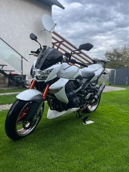 Kawasaki Z1000 - 8