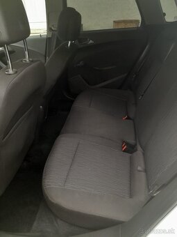 Opel ASTRA SPORTS TOURER - 8