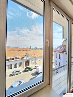 3- izbový byt na prenájom, 100 m2 v blizkosti hradu, Bratisl - 8
