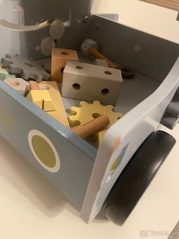 Drevené chodítko auto s náradím - 8