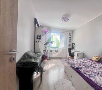 ZNÍŽENÁ CENA Exkluzívne na predaj 4 izbový byt s loggiou - - 8