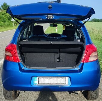Predám Toyotu YARIS VVT-I, benzín, 1298cm3, 64 kW, KAT, 5-dv - 8