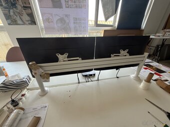 Mac Mini + 2 monitory 32” - 8
