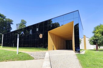 Velký 2-izbový byt v rodinnom dome pri zámku za 390 Eur - 8