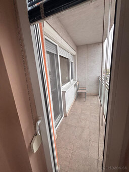 SENEC - NA PREDAJ 2 izbový byt s vlastným parkovaním, pri St - 8