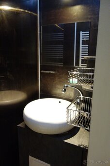 Prenájom nadštandartného1-izbového bytu v centre, B.Bystrica - 8