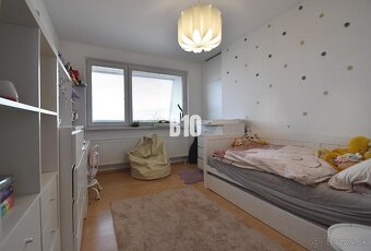 REZERVOVANÉ Zrekonštruovaný 3 izbový byt, 2x loggia - Vlčinc - 8