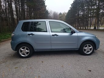 Mazda 2 - 1.25 (2007) - 8