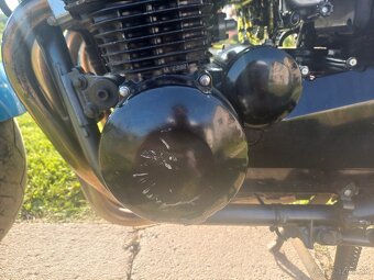 Kawasaki ZR7S - 8