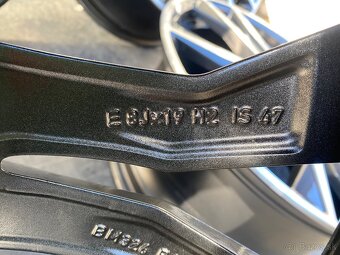 R19 ®️ Originál M-Packet 5x112 8J ET47 • X1 X2 - 8