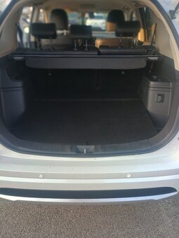 Mitsubischi Outlander PHEV - 8