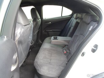 Lexus UX 250h Nové vozidlo 25 km,v záruke,alcantara,kamera,k - 8