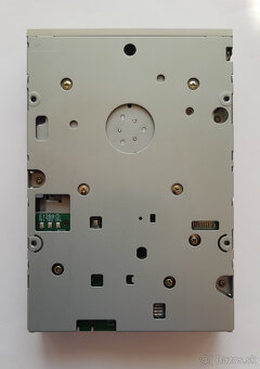 Diskety spolu s 3.5" mechanikami. - 8