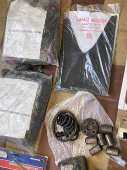 Mix veci Skoda od 1202 - 8