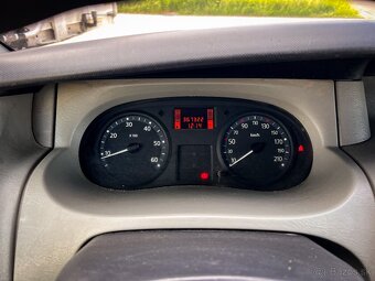 predám Renault Trafic dCi 115 - 8