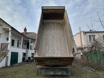 Renault Kerax 8x4 - 8