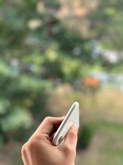 iPhone 11 64gb - 8