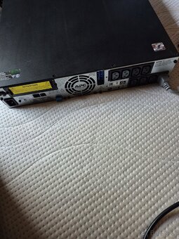 Záložný zdroj APC SMX1000i - 8