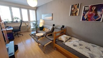 Trnávka, rodinný dom s krásnou záhradou, garáž, pivnica - 8