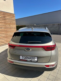 Kia Sportage 1.7 CRDi Top Stav - 8