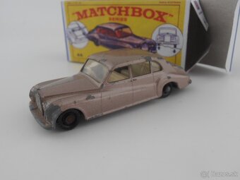 Ford Cortina, Rolls Royce Phantom, Ford Galaxy - 8