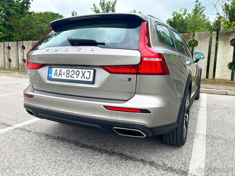 99tis.km Volvo V60 CROSS COUNTRY AWD A/T 2.0l 145KW - 8