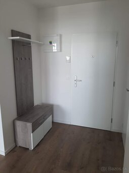 Predáme krásny 2 izb byt s balkónom a parkovaním NR - 8