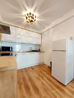 BEZ PROVÍZIE- 2-izbový byt pri prezidentskom paláci na Sucho - 8