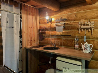 Kanadský zrub pod lesom neďaleko Košíc - 8