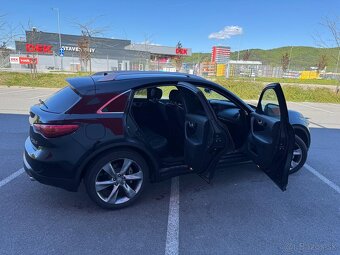 Infiniti FX30Ds - 8