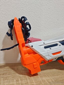 Hasbro Nerf Laser Ops Pro Deltaburst bláster
- 8