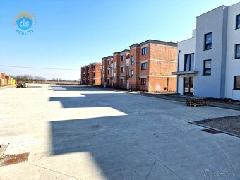 Na prenájom novostavba, 2 izbový byt, 50 m2, záhrada 110 m2, - 8