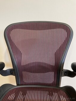 Herman Miller Aeron - veľkosť B - 8
