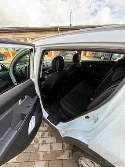 Kia Sportage 2.0 CRDi 4x4 AT, 100 kW - 8