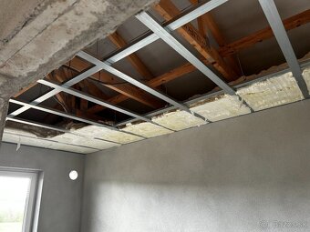 STRIEKANA PENOVA IZOLACIA - 8