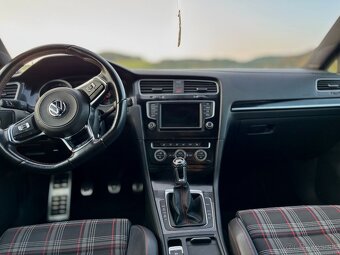 VW Golf 2.0 TSI GTI - 8