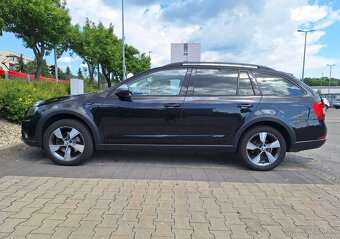 Škoda Octavia Scout - 8