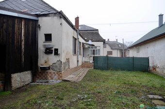 REZERVOVANÉ Dom vhodný rekonštrukciu podľa Vašich predstáv - 8