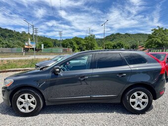 Volvo XC60 2.4D Momentum Geartronic - 8