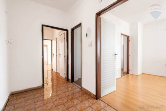 VÝBORNÝ 3-IZBOVÝ BYT S 2 LOGGIAMI, Staré sídlisko, Prievidza - 8