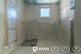 RADO | Nový 2 - izbový byt s vlastným kúrením a parkovacím m - 8
