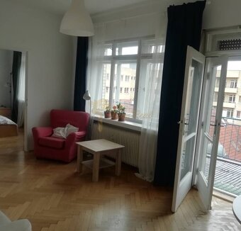 2-izb. byt na Jakubovom námestí v Starom meste s terasou - 8