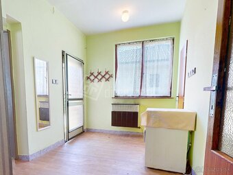 3-i RD na peknom 10á pozemku v príjemnej lokalite - 8