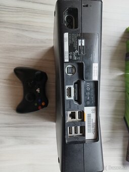 Xbox 360 S - 8