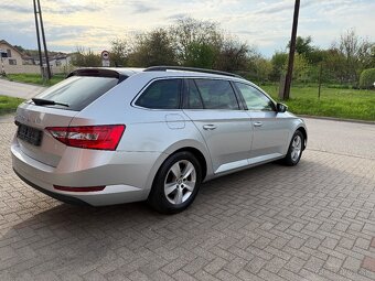 Škoda Superb Combi 2.0 TDI DSG - 8