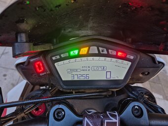Ducati Hypermotard 821 SP - 8