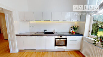 Rodinný dom vhodný na bývanie alebo reprezentatívne kancelár - 8